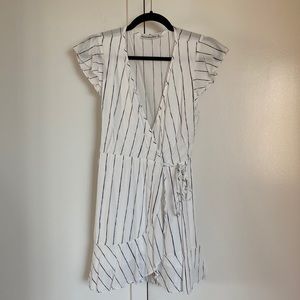 Abercrombie & Fitch - Short Wrap Dress
